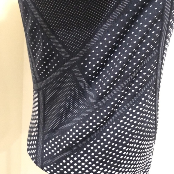 Athleta Fastest Track Short Sleeve Shirt Size Medium Black White Polka Dot - Picture 4 of 9